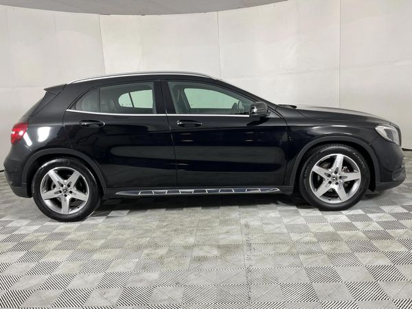 2020-Mercedes-Benz-GLA-200-Auto image:16