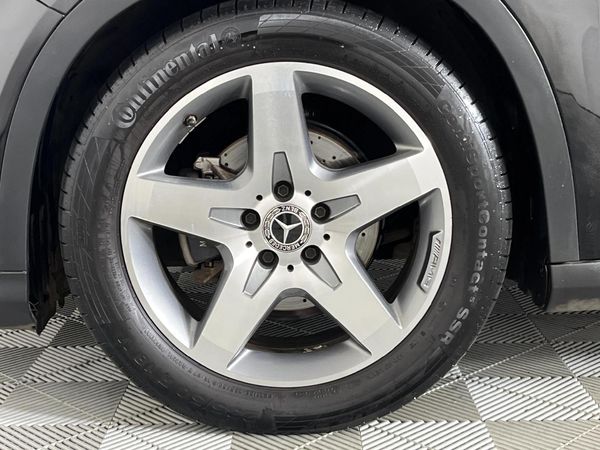 2020-Mercedes-Benz-GLA-200-Auto image:4
