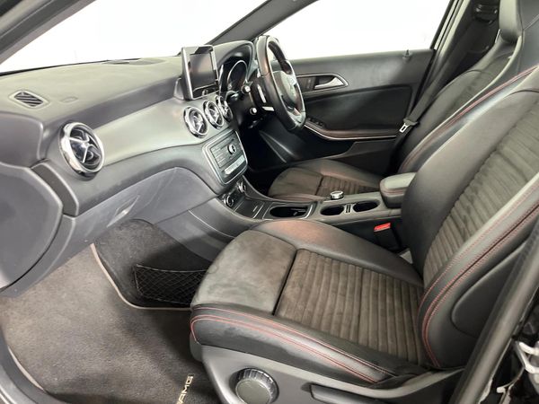 2020-Mercedes-Benz-GLA-200-Auto image:8