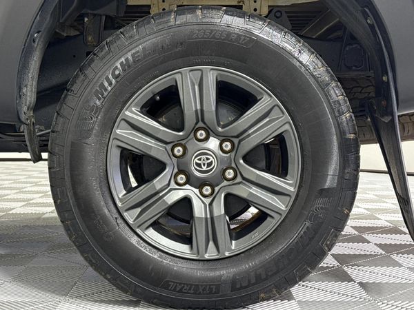 2022-Toyota-Hilux-24-GD-6-Raised-Body-Raider-Auto-Extended-Cab image:5