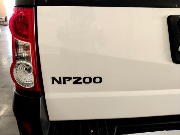2022-Nissan-NP200-16-AC-Safety-Pack image:7