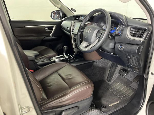 2019-Toyota-Fortuner-24-GD-6-Raised-Body-Auto image:9