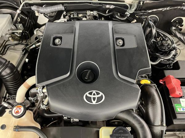 2019-Toyota-Fortuner-24-GD-6-Raised-Body-Auto image:11