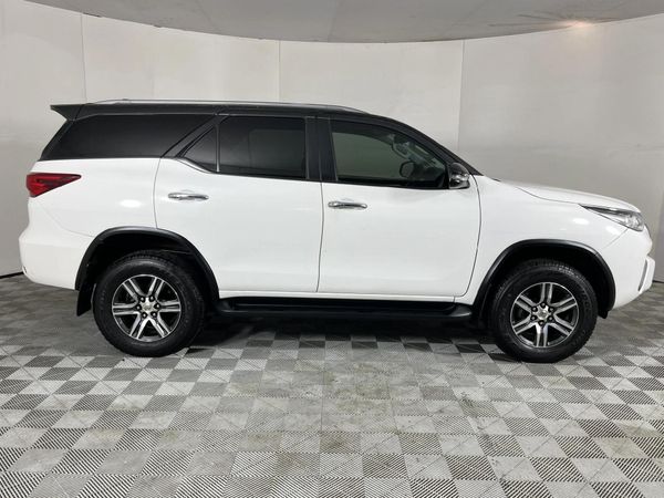 2019-Toyota-Fortuner-24-GD-6-Raised-Body-Auto image:15