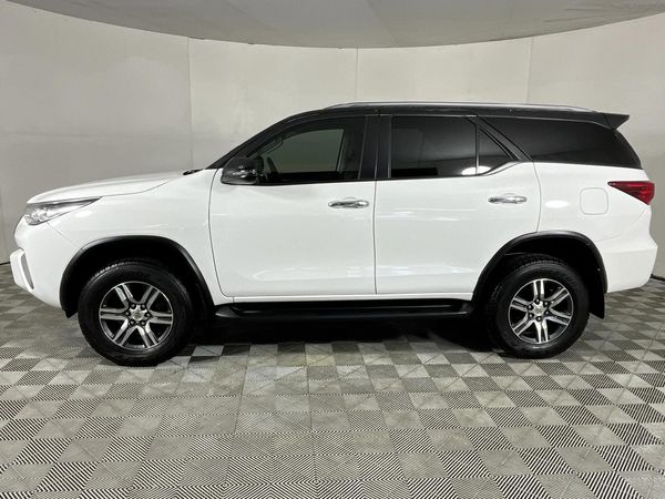 2019-Toyota-Fortuner-24-GD-6-Raised-Body-Auto image:17