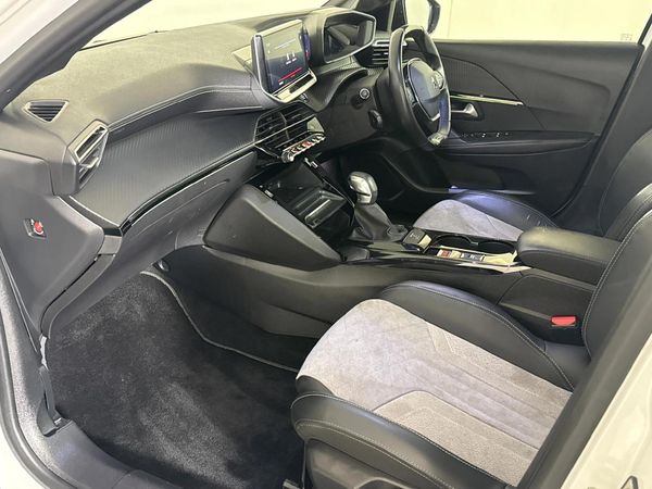 2021-Peugeot-208-12T-GT-Auto image:7