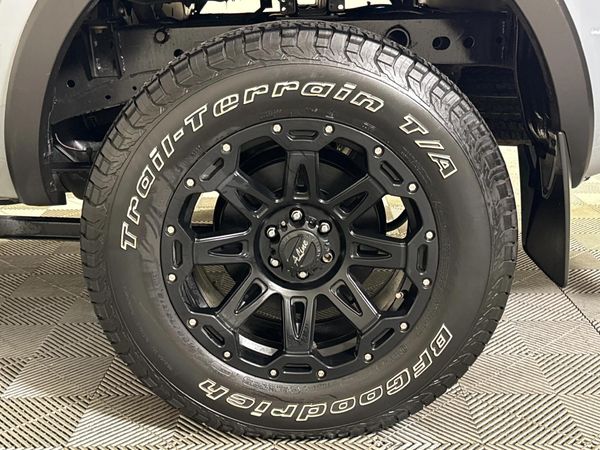 2023-Nissan-Navara-25-DDTi-PRO-4X-4X4-Auto-Double-Cab image:7