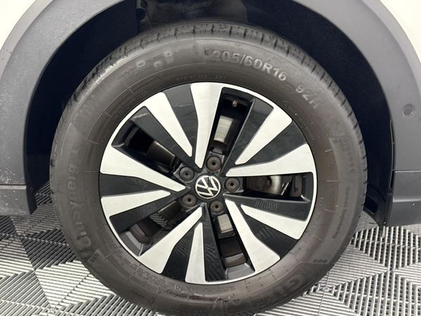 2022-Volkswagen-Taigo-10-TSI-Life-Auto image:5