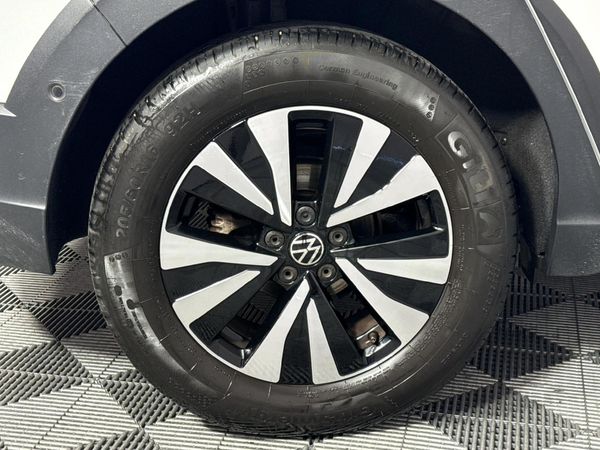 2022-Volkswagen-Taigo-10-TSI-Life-Auto image:7
