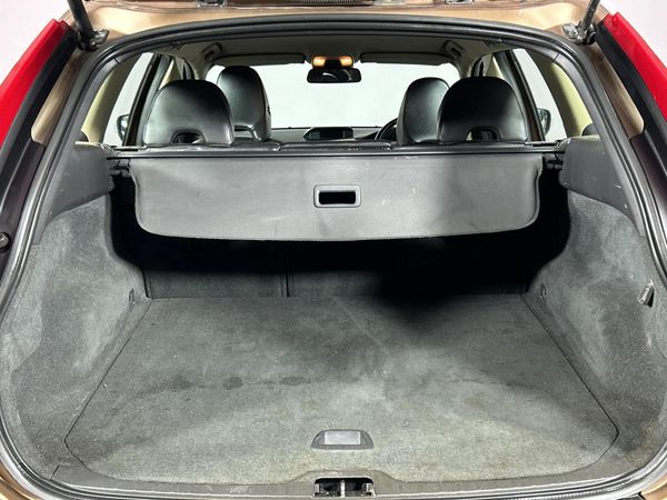 2010-Volvo-XC60-24-D-Auto image:14