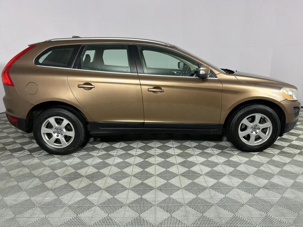 2010-Volvo-XC60-24-D-Auto image:17