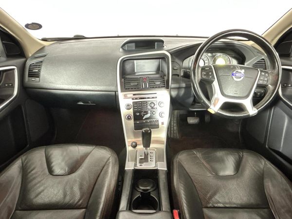 2010-Volvo-XC60-24-D-Auto image:1