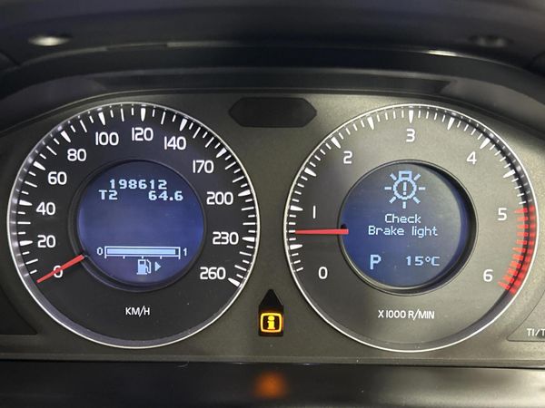 2010-Volvo-XC60-24-D-Auto image:2