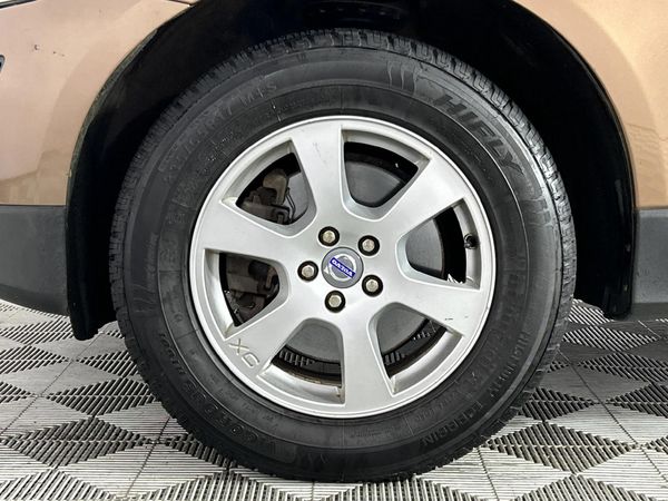 2010-Volvo-XC60-24-D-Auto image:4