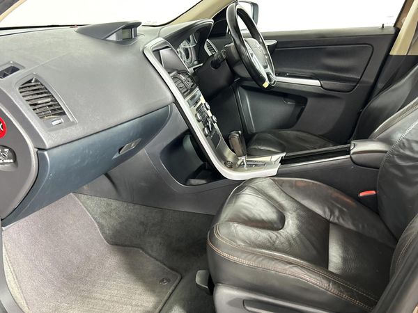 2010-Volvo-XC60-24-D-Auto image:8