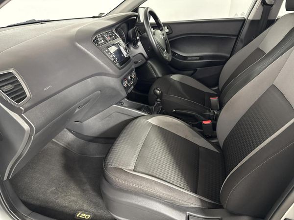 2020-Hyundai-i20-12-Motion image:8