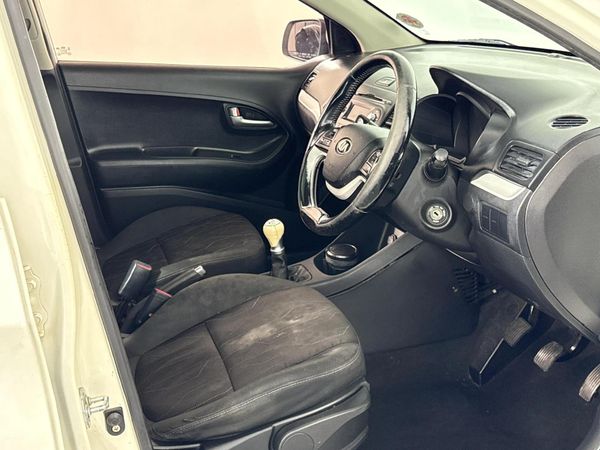 2014-Kia-Picanto-12-EX image:9
