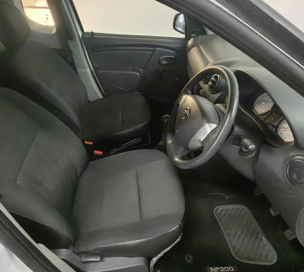 2023-Nissan-NP200-16 image:8