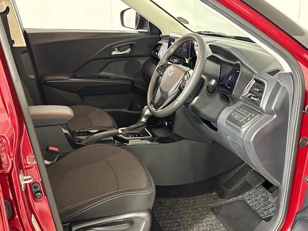 2026-Mahindra-XUV-3XO-12T-AX5-Auto image:9