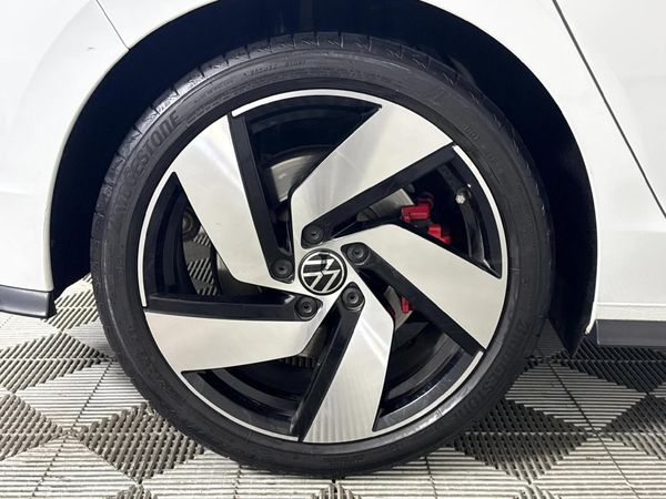 2024-Volkswagen-Golf-8-GTI-20-TSI-Auto image:7