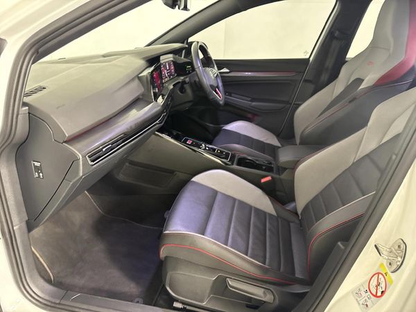 2024-Volkswagen-Golf-8-GTI-20-TSI-Auto image:8