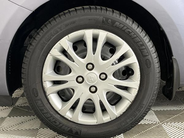 2010-Hyundai-i20-14-Auto image:4