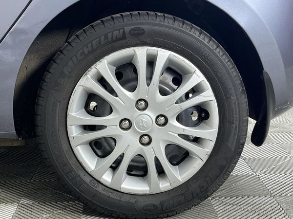 2010-Hyundai-i20-14-Auto image:6