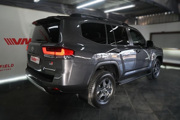 2026-Toyota-Land-Cruiser-300-V6-33D-GR-S image:3