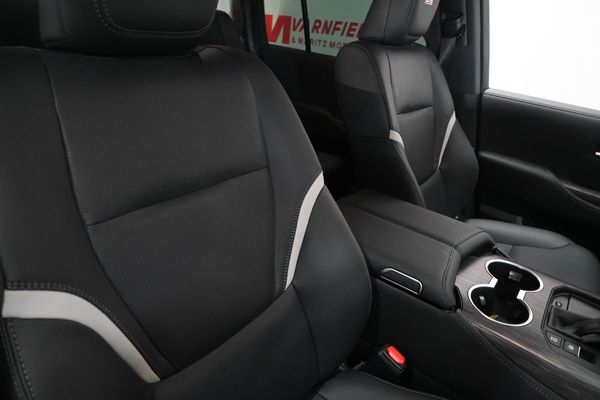 2026-Toyota-Land-Cruiser-300-V6-33D-GR-S image:8