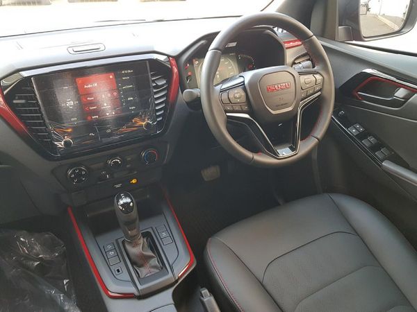 2026-Isuzu-D-Max-19-DDI-HR-X-Rider-Auto-Double-Cab image:8