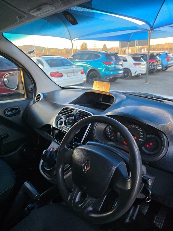 2015-Renault-Kangoo-16i-Express-Panel-Van image:6