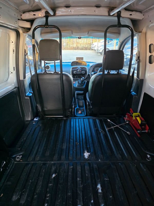 2015-Renault-Kangoo-16i-Express-Panel-Van image:7
