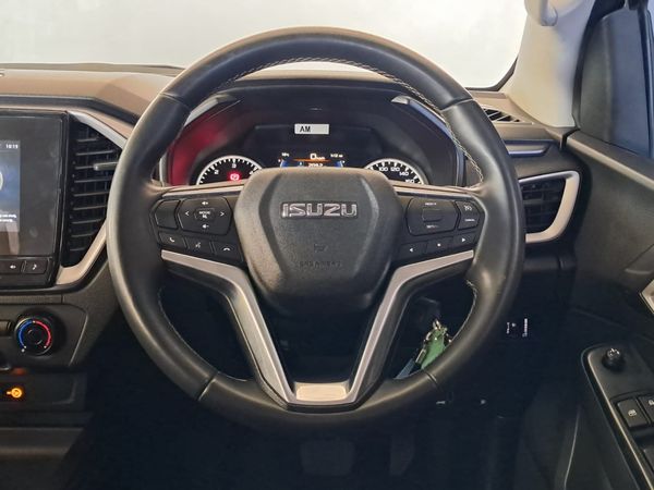 2023-Isuzu-D-Max-19-DDI-HR-LS-Auto-Double-Cab image:9