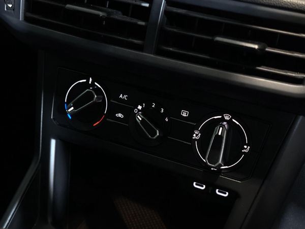 2022-Volkswagen-Polo-10-TSI image:9