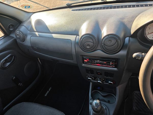 2016-Nissan-NP200-16-AC-Safety-Pack image:14