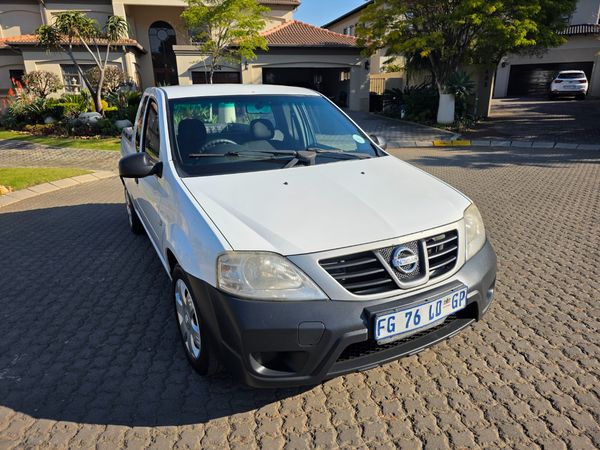2016-Nissan-NP200-16-AC-Safety-Pack image:1