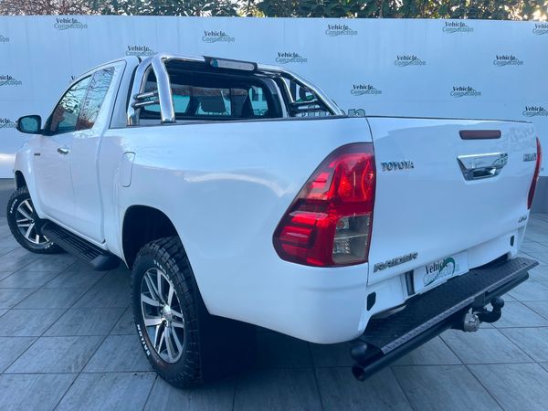 2020-Toyota-Hilux-28-GD-6-Raider-4x4-Extended-Cab image:3