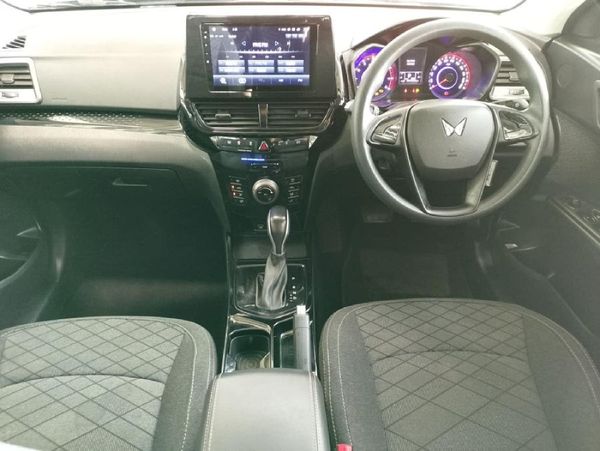 2025-Mahindra-XUV-3XO-12T-MX2-Auto image:16