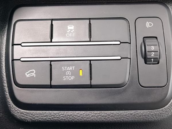 2025-Mahindra-XUV-3XO-12T-MX2-Auto image:21