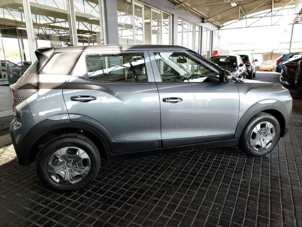 2025-Mahindra-XUV-3XO-12T-MX2-Auto image:7