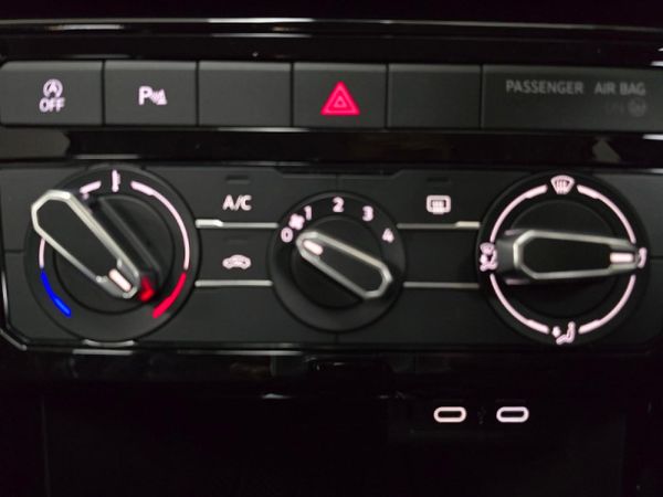 2025-Volkswagen-T-Cross-10-TSI-Life-Auto image:15