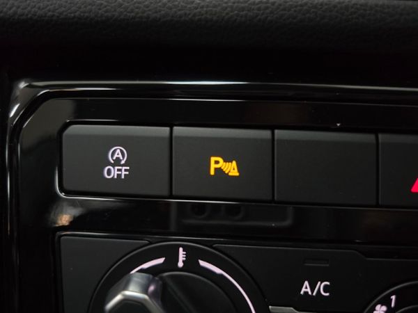 2025-Volkswagen-T-Cross-10-TSI-Life-Auto image:16