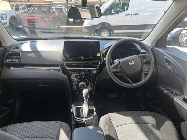 2026-Mahindra-XUV-3XO-12T-MX3-Auto image:4
