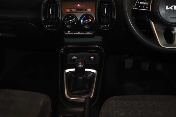 2023-Kia-Sonet-15-LX image:10