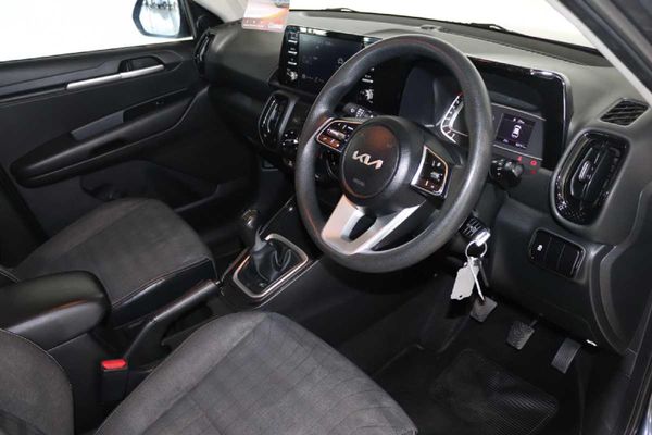 2023-Kia-Sonet-15-LX image:11