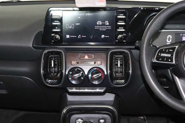 2023-Kia-Sonet-15-LX image:12