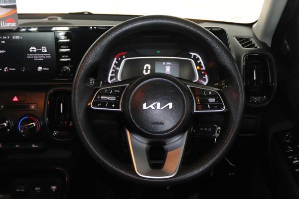 2023-Kia-Sonet-15-LX image:8