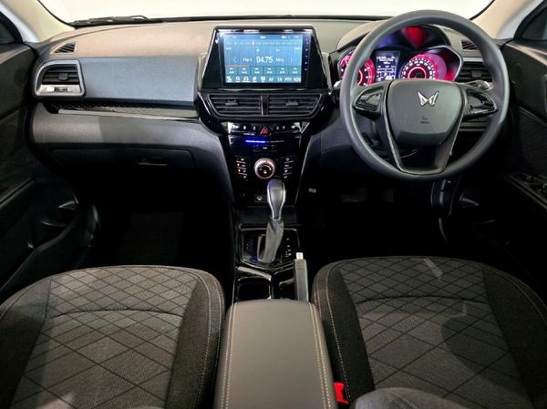 2026-Mahindra-XUV-3XO-12T-MX2-Auto image:17