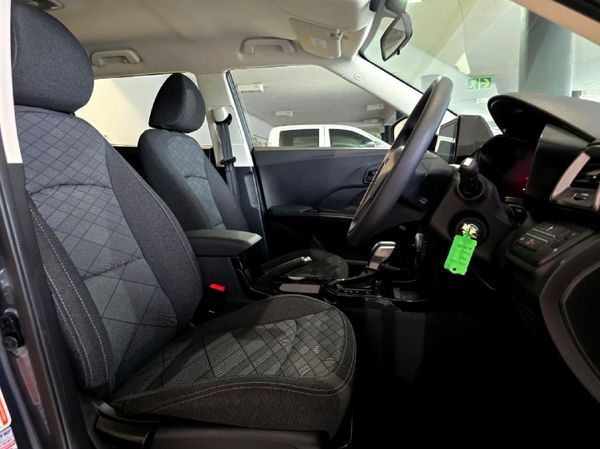 2026-Mahindra-XUV-3XO-12T-MX2-Auto image:4