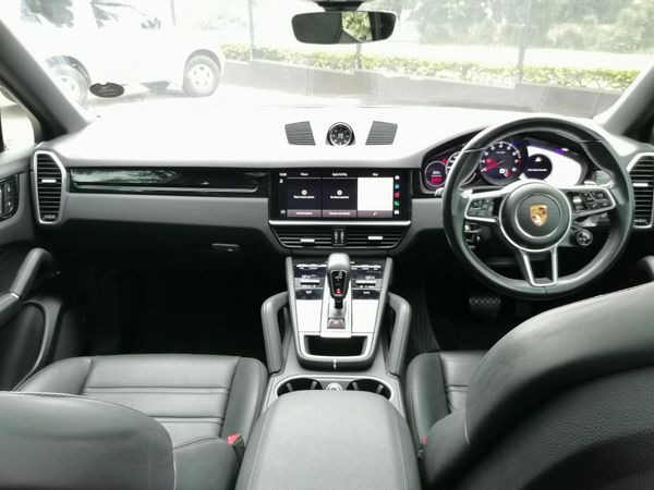 2022-Porsche-Cayenne-Coupe image:9